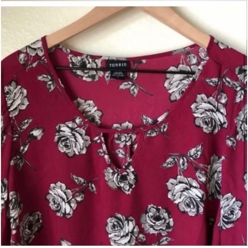 TORRID Magenta Floral Blouse - Picture 4 of 7